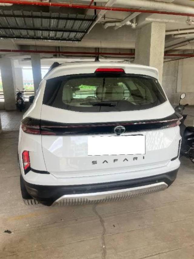 https://images10.gaadi.com/usedcar_image/4621497/original/processed_c9b8dcd7-5ab1-4a76-97be-7924bdd834d1.jpg?imwidth=6401