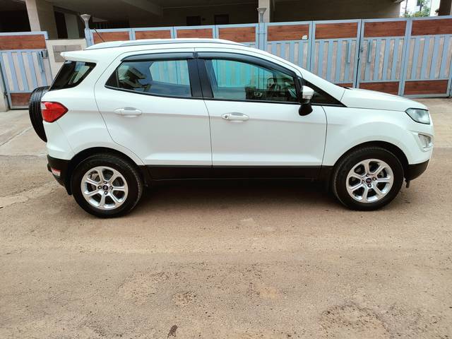 https://images10.gaadi.com/usedcar_image/4621498/original/efc69de8a3fb14cc8c89d7155c4454bb.jpg?imwidth=6401