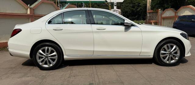 https://images10.gaadi.com/usedcar_image/4621513/original/fdb2a24b67a2f3b2f4c1ba6edfc28f18.jpg?imwidth=6401