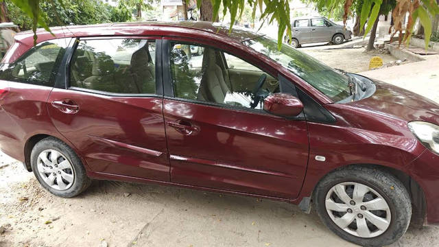 https://images10.gaadi.com/usedcar_image/4621528/original/2a1b618c-8f40-4c2a-8be8-9cd0258fdb71.png?imwidth=6400
