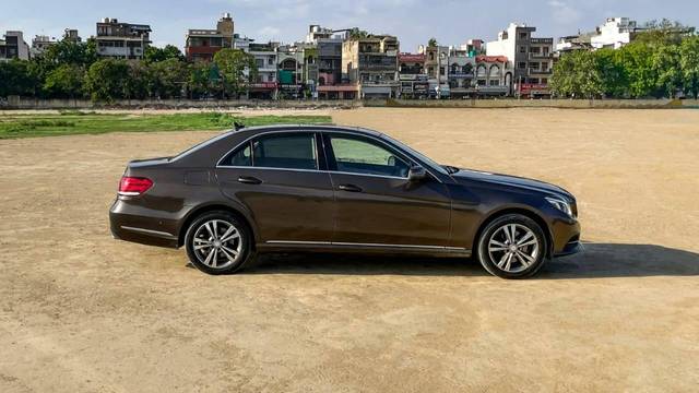 https://images10.gaadi.com/usedcar_image/4621532/original/processed_43a9f3974528603628ba1de71d8f4402.jpg?imwidth=6401