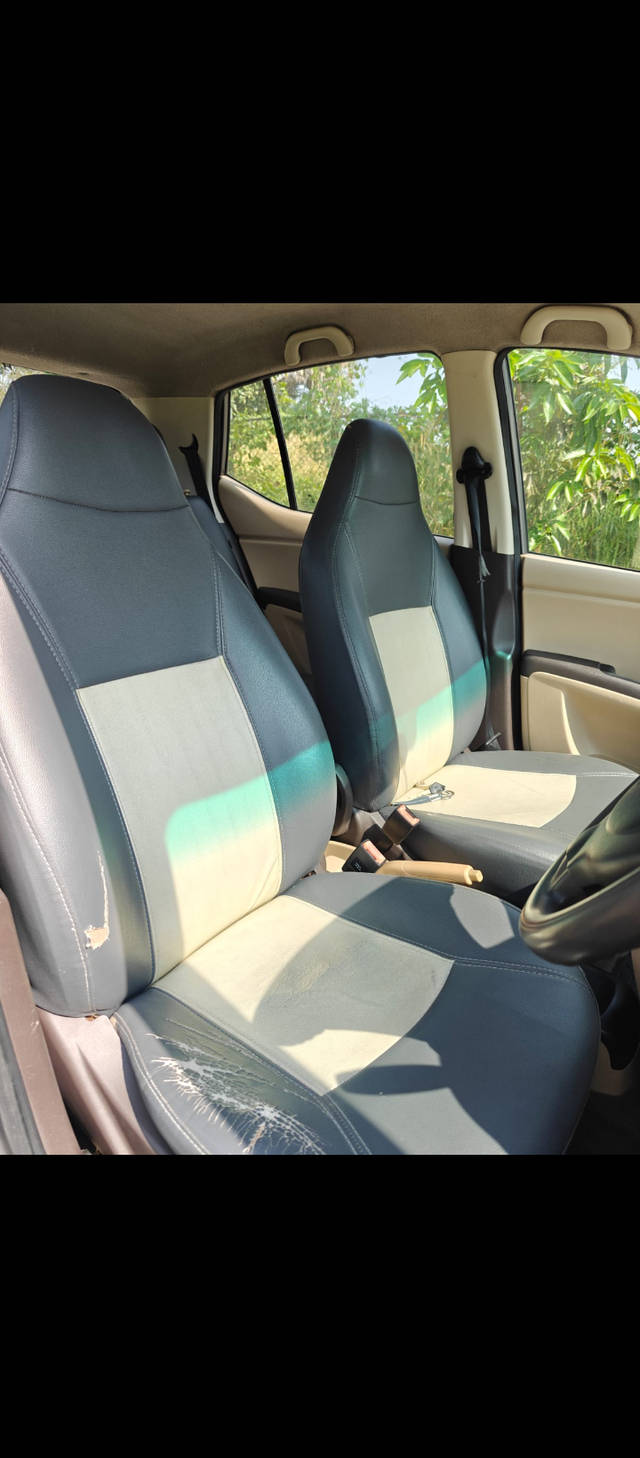 https://images10.gaadi.com/usedcar_image/4621536/original/c3523e6fc811f4c1e1e412c9ef26b43b.png?imwidth=6402
