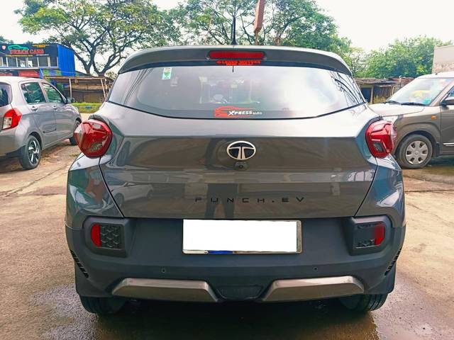 https://images10.gaadi.com/usedcar_image/4621541/original/processed_a9fe6a6ec83a66f690e02ab9f9984409.jpeg?imwidth=6401