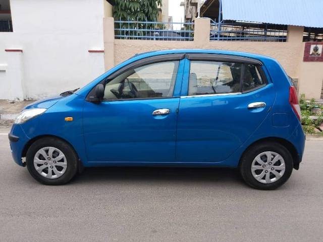 https://images10.gaadi.com/usedcar_image/4621543/original/5c3939df53ef7c0eeb25ba7328d3f4da.jpg?imwidth=6402