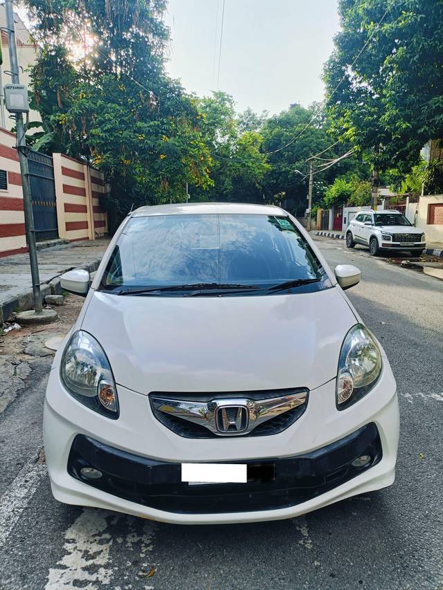https://images10.gaadi.com/usedcar_image/4621601/original/processed_3d6b23163b76d32d5b99ee7131912338.jpg?imwidth=6402