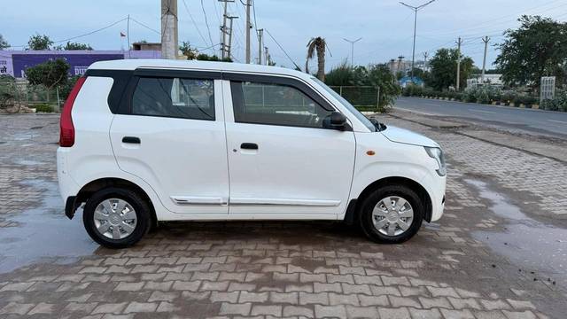 https://images10.gaadi.com/usedcar_image/4621602/original/processed_329fadff6bfabe1c512bdd40f71c06ee.jpg?imwidth=6401