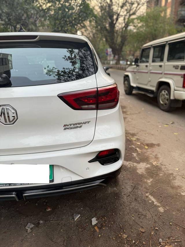 https://images10.gaadi.com/usedcar_image/4621612/original/processed_f29357c2da740201e9ef6b7e7014b7c1.jpg?imwidth=6401