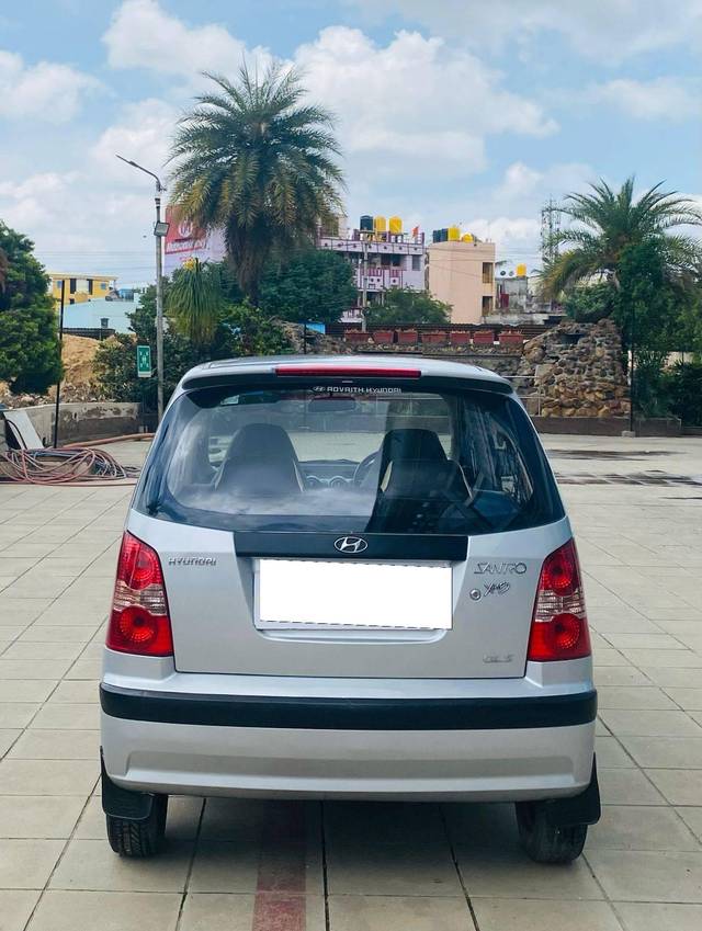 https://images10.gaadi.com/usedcar_image/4621633/original/processed_3afacbf12aba9ff2053360f5a303a27b.jpg?imwidth=6402