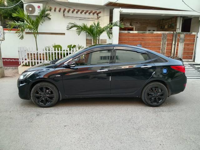 https://images10.gaadi.com/usedcar_image/4621642/original/366f6e90f2db5a5c844bc719cfcee731.jpg?imwidth=6402