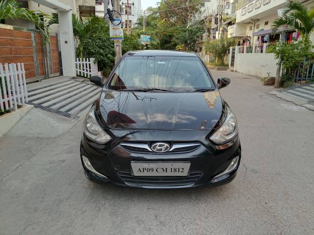 https://images10.gaadi.com/usedcar_image/4621642/original/44801c2aa697453792e58a985da2ec60.jpg?imwidth=6401