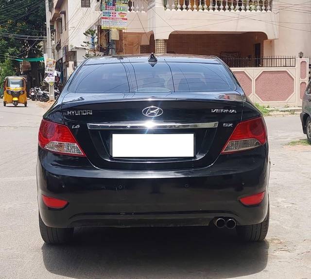 https://images10.gaadi.com/usedcar_image/4621642/original/processed_2886eca5ed8f3166c3711c4feff9d1c1.jpg?imwidth=6401