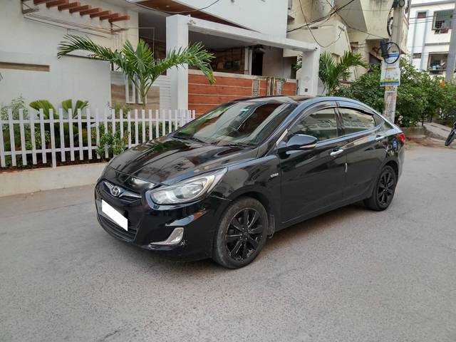 https://images10.gaadi.com/usedcar_image/4621642/original/processed_71b1699d2b63af8f3e4cc05483fdc878.jpg?imwidth=6400