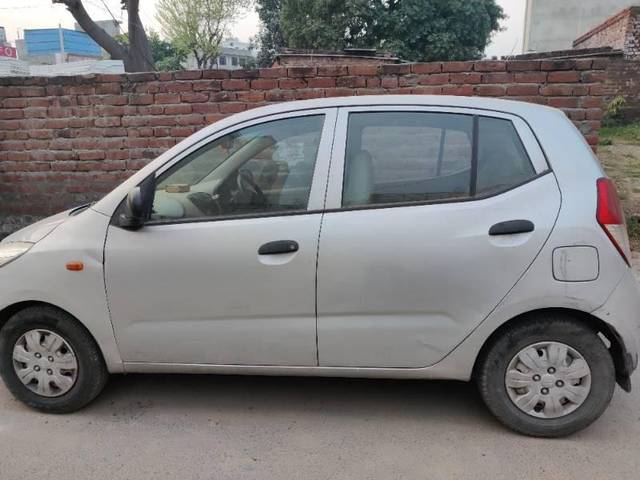 https://images10.gaadi.com/usedcar_image/4621657/original/processed_c05a0789-ab66-4841-a771-86de8281103f.jpg?imwidth=6400