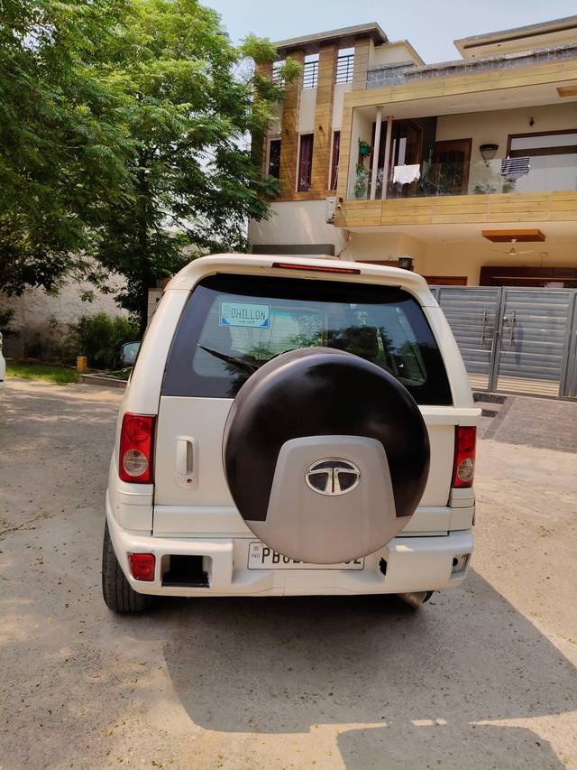 https://images10.gaadi.com/usedcar_image/4621670/original/processed_9fd17899-533f-4ca4-bccb-384f88105f3c.jpg?imwidth=6401
