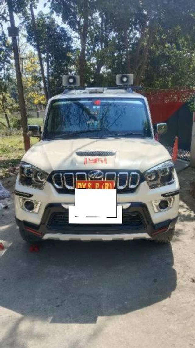 https://images10.gaadi.com/usedcar_image/4621680/original/processed_33d4ea2b-549c-45c1-bdd5-0da829845126.jpg?imwidth=6400