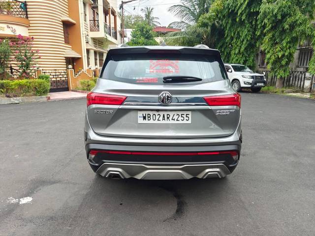 https://images10.gaadi.com/usedcar_image/4621681/original/processed_1bd9905becf6c4eca11a1c25bfa49579.jpg?imwidth=6402