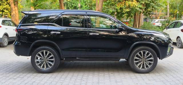 https://images10.gaadi.com/usedcar_image/4621690/original/437365257afbd30d0522c2582f83039b.jpg?imwidth=6401
