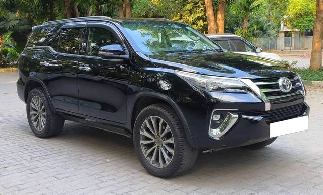 https://images10.gaadi.com/usedcar_image/4621690/original/processed_6a18885c7885435cf270754c2949c888.jpg?imwidth=6400