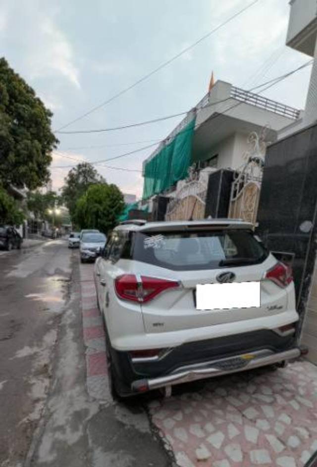 https://images10.gaadi.com/usedcar_image/4621741/original/processed_503748ab-3f10-4e11-b5eb-135f7f298423.jpg?imwidth=6401