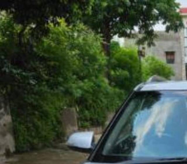 https://images10.gaadi.com/usedcar_image/4621767/original/processed_47a5f944-0322-4c47-a239-24e6f279a259.jpg?imwidth=6402
