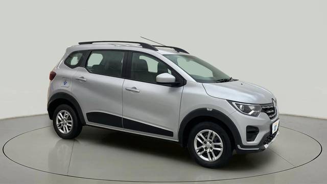 https://images10.gaadi.com/usedcar_image/4621779/original/d5a8882fa481e0dba20220dae2569a06.jpg?imwidth=6400