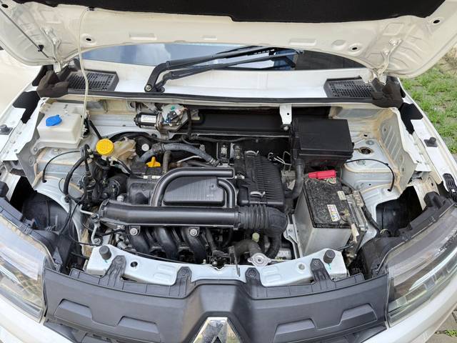https://images10.gaadi.com/usedcar_image/4621780/original/be6a1db8f696cdcd157f7eeb256e1735.jpg?imwidth=6402
