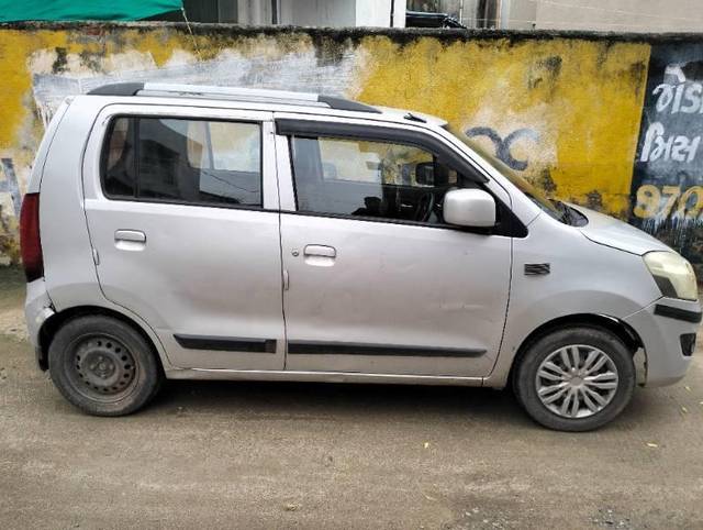 https://images10.gaadi.com/usedcar_image/4621791/original/processed_81d924de-075b-4dd3-b1f5-2c87c7db3964.jpg?imwidth=6401