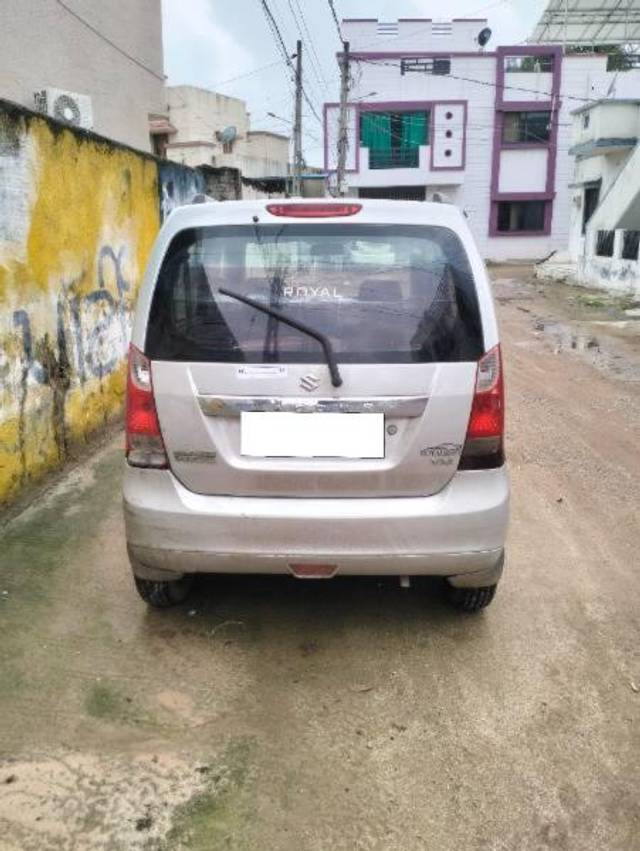 https://images10.gaadi.com/usedcar_image/4621791/original/processed_9a7ad111-6efd-421f-975e-1b415d7322fa.jpg?imwidth=6402