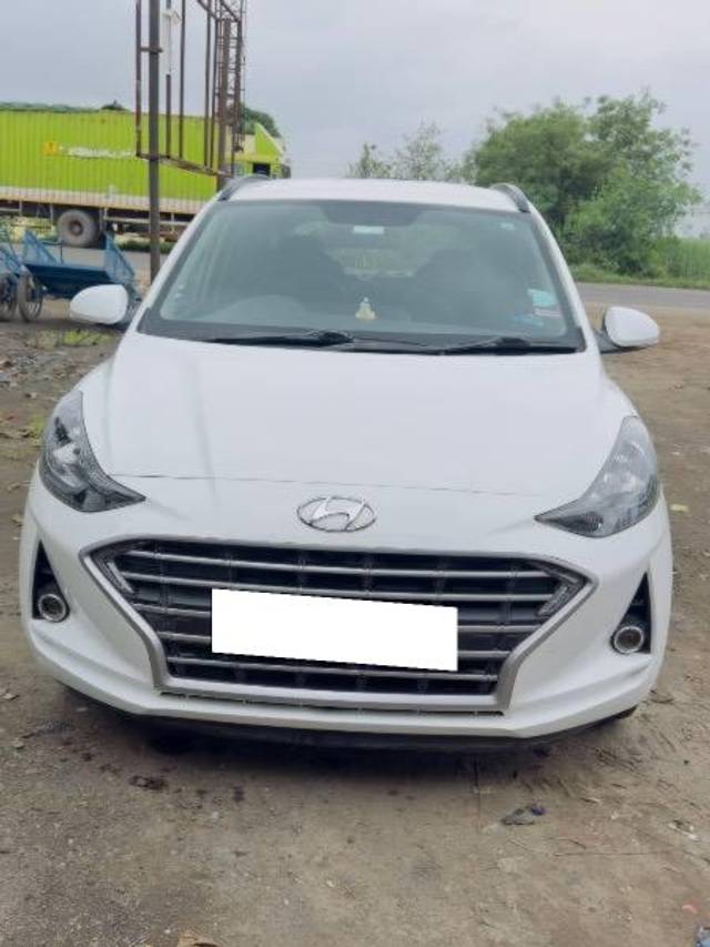 https://images10.gaadi.com/usedcar_image/4621795/original/processed_82dbd998-2457-432b-b21e-a73d38eac6b9.jpeg?imwidth=6402