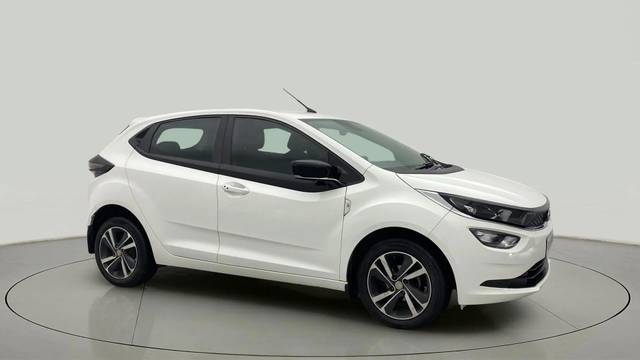 https://images10.gaadi.com/usedcar_image/4621796/original/e9fe64dadbc55774f89fddd7387a318f.jpg?imwidth=6400