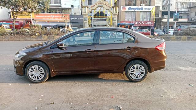https://images10.gaadi.com/usedcar_image/4621815/original/processed_4b9e58edc69575a67cef1dba206987e6.jpg?imwidth=6402