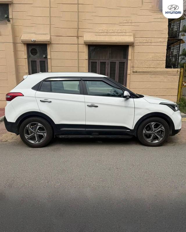 https://images10.gaadi.com/usedcar_image/4621826/original/processed_6ba372bb4bd629023b05c573051b6e63.jpeg?imwidth=6401