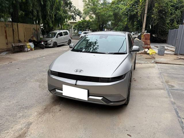 https://images10.gaadi.com/usedcar_image/4621867/original/processed_255ae969-5259-4c20-b160-335084fb8f54.jpg?imwidth=6400