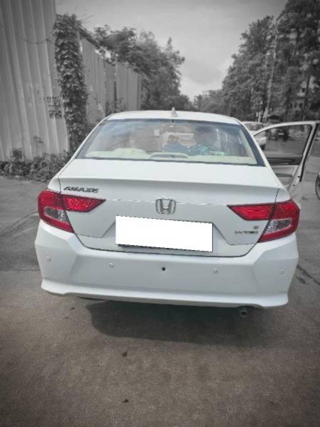 https://images10.gaadi.com/usedcar_image/4621872/original/processed_2652419e-f404-4271-b5fb-b342a57835cd.jpg?imwidth=6400