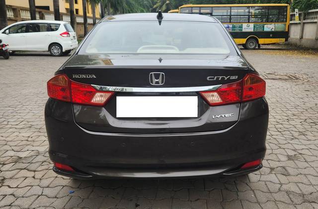 https://images10.gaadi.com/usedcar_image/4621900/original/processed_9c0625acd378f5ac399200a394fed181.jpg?imwidth=6401