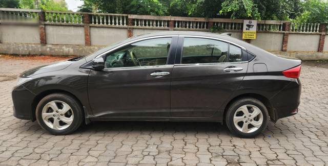 https://images10.gaadi.com/usedcar_image/4621900/original/processed_e80912d3554b87c32fdf22e8c353aa18.jpg?imwidth=6402