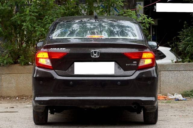 https://images10.gaadi.com/usedcar_image/4621914/original/processed_23a3d98a28ed8cbc6125abef5ff1e0d9.jpg?imwidth=6402