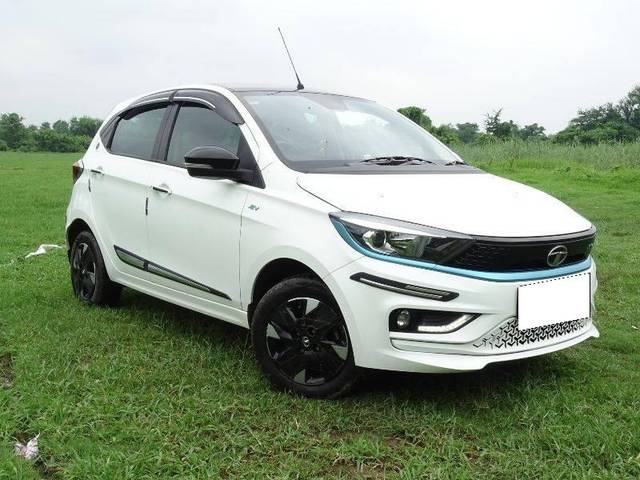 https://images10.gaadi.com/usedcar_image/4621917/original/processed_5e950860e380891bdb5afae7fdc6c4bc.jpg?imwidth=6400