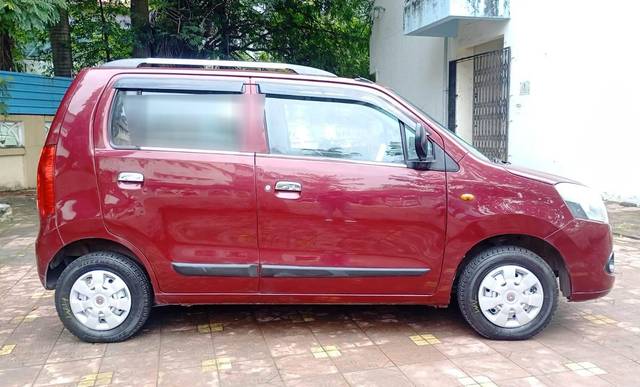 https://images10.gaadi.com/usedcar_image/4621926/original/processed_7516d478eb3f27682eed66becc28ffde.jpeg?imwidth=6401