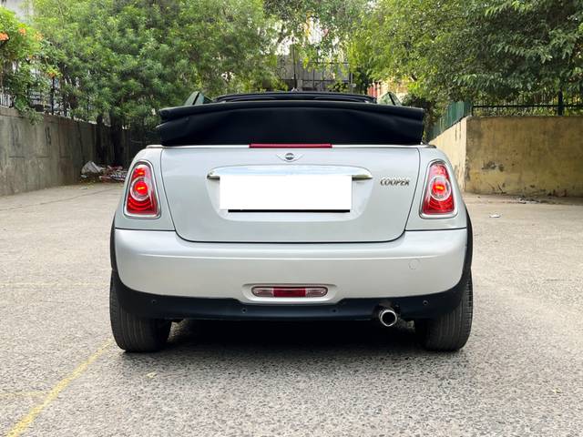 https://images10.gaadi.com/usedcar_image/4621931/original/processed_328e117b99df2f753afdf8ac090adee8.jpg?imwidth=6401