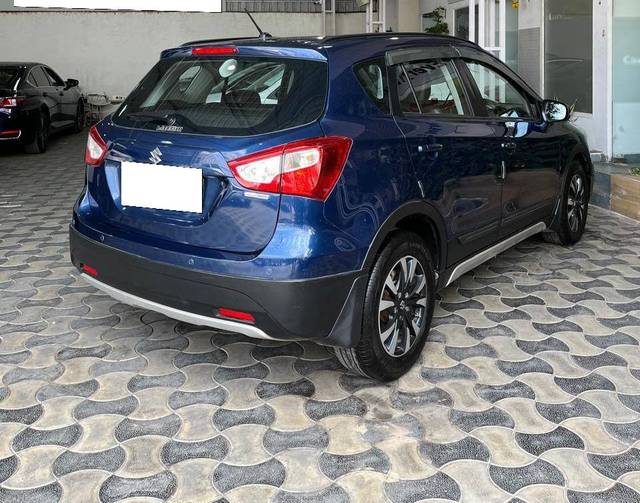 https://images10.gaadi.com/usedcar_image/4621932/original/processed_c4331b86e00938317c4b2b1d483f6bad.jpg?imwidth=6401