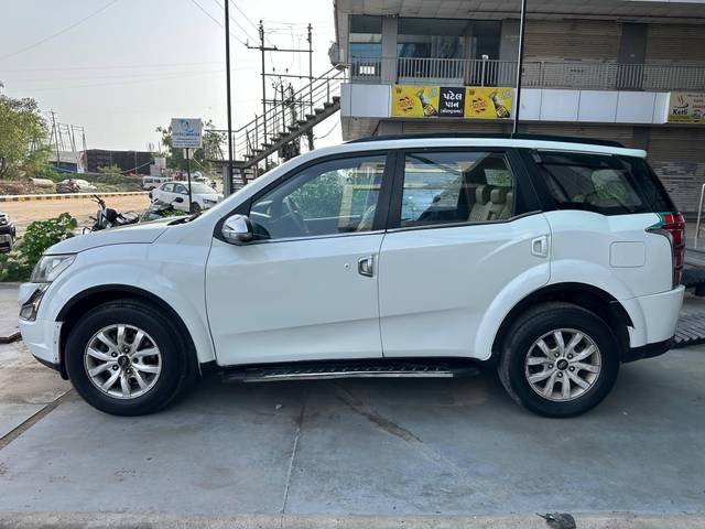 https://images10.gaadi.com/usedcar_image/4621935/original/processed_5e33ec01-726c-4828-8283-e5ccd83dcd19.jpg?imwidth=6402