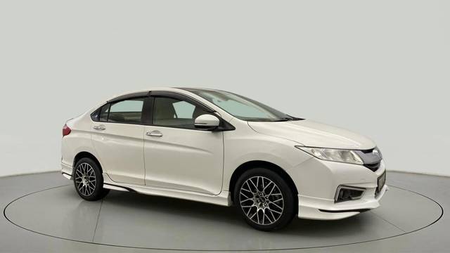 https://images10.gaadi.com/usedcar_image/4621940/original/7b046af1459127779a32e5e4e165519e.jpg?imwidth=6400