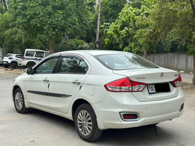 https://images10.gaadi.com/usedcar_image/4621943/original/processed_08848a7434f4f18463c7e08e6d34e7df.jpg?imwidth=6402