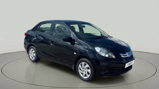https://images10.gaadi.com/usedcar_image/4621944/original/3461674c19b1c8bac877f5b5439fd9fd.jpg?imwidth=6400