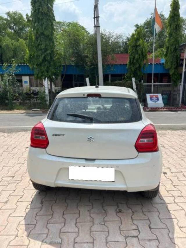 https://images10.gaadi.com/usedcar_image/4621958/original/processed_89318248-89c0-4514-a770-03f606146305.jpeg?imwidth=6401