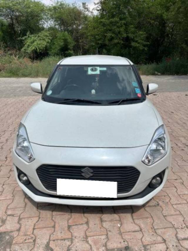https://images10.gaadi.com/usedcar_image/4621958/original/processed_d0684c66-4f18-407f-993d-d9308e3d5bc4.jpeg?imwidth=6402