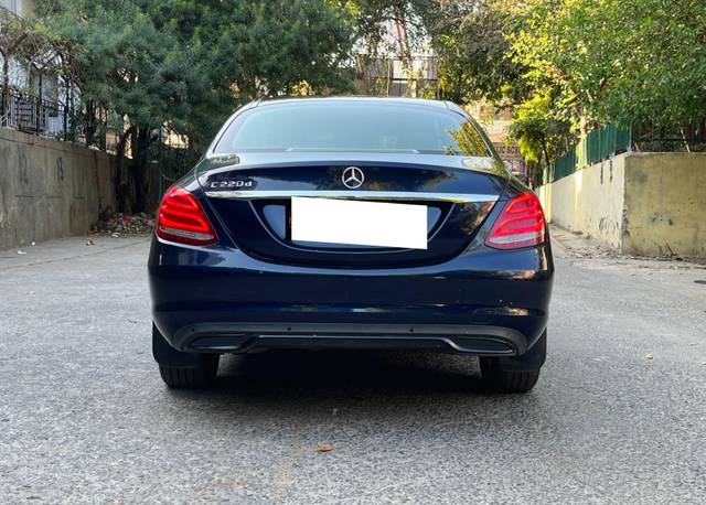 https://images10.gaadi.com/usedcar_image/4621962/original/processed_23501241de0ed3cf474ac73d282c3bdf.jpg?imwidth=6401
