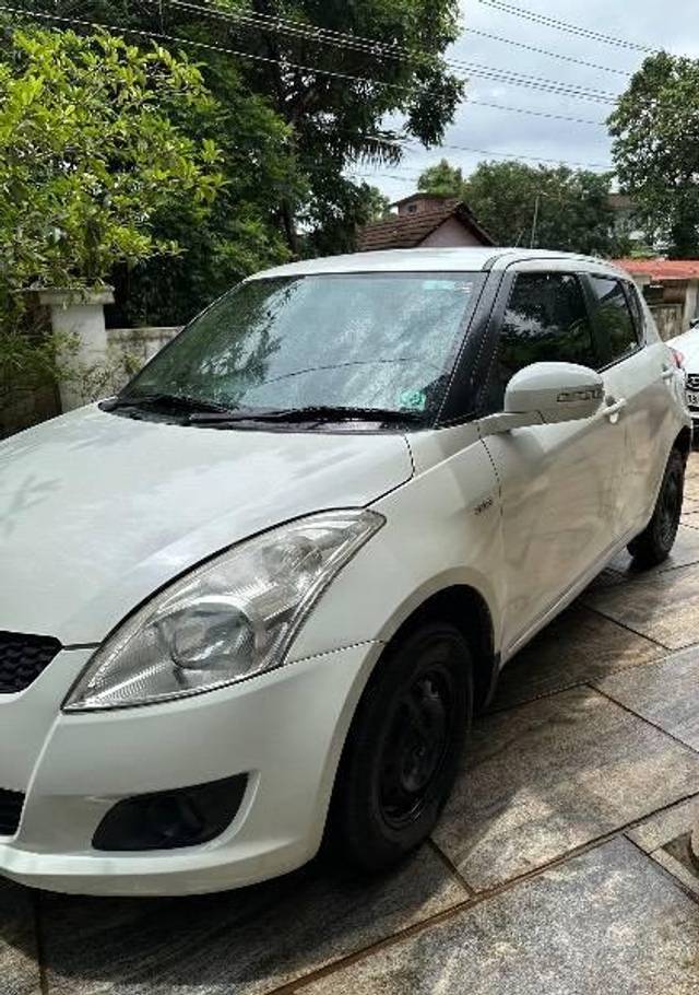 https://images10.gaadi.com/usedcar_image/4621968/original/processed_af66e2f8-9c40-4212-81c2-a866ecb17bad.jpeg?imwidth=6400