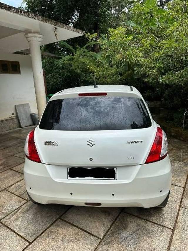 https://images10.gaadi.com/usedcar_image/4621968/original/processed_d043726b-cab0-4fc5-a5cb-ac0fc9c00fae.jpeg?imwidth=6401
